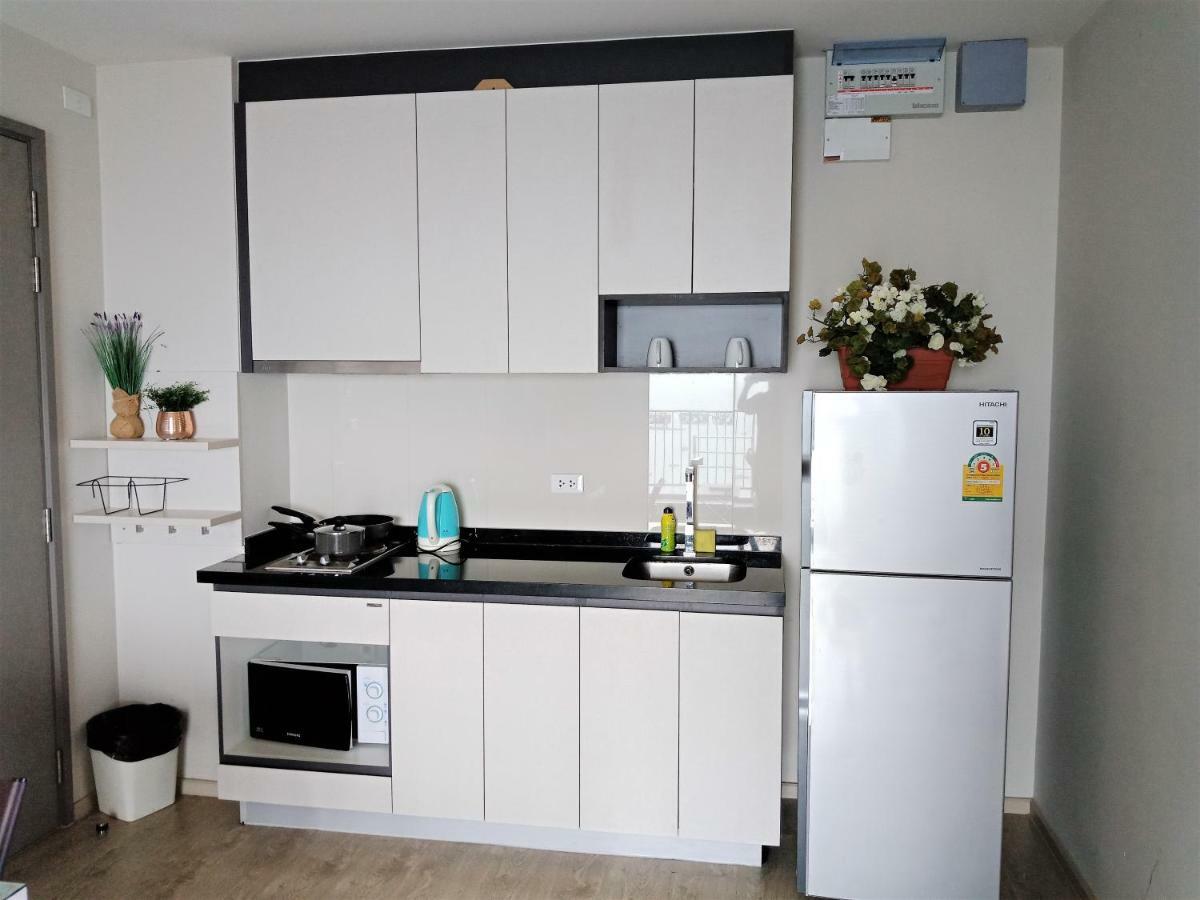 Llx Apartments At The Base Condo Pattaya Exterior photo